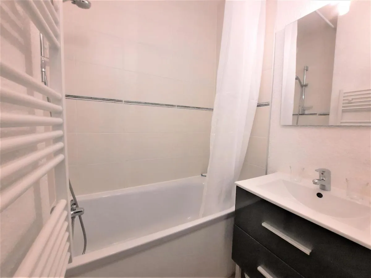 Apartment Appartement Economique 4 Pers Aux Menuires, 2 Pieces, Balcon, Casier A Skis - Fr-1-452-165 Saint-Martin-de-Belleville France
